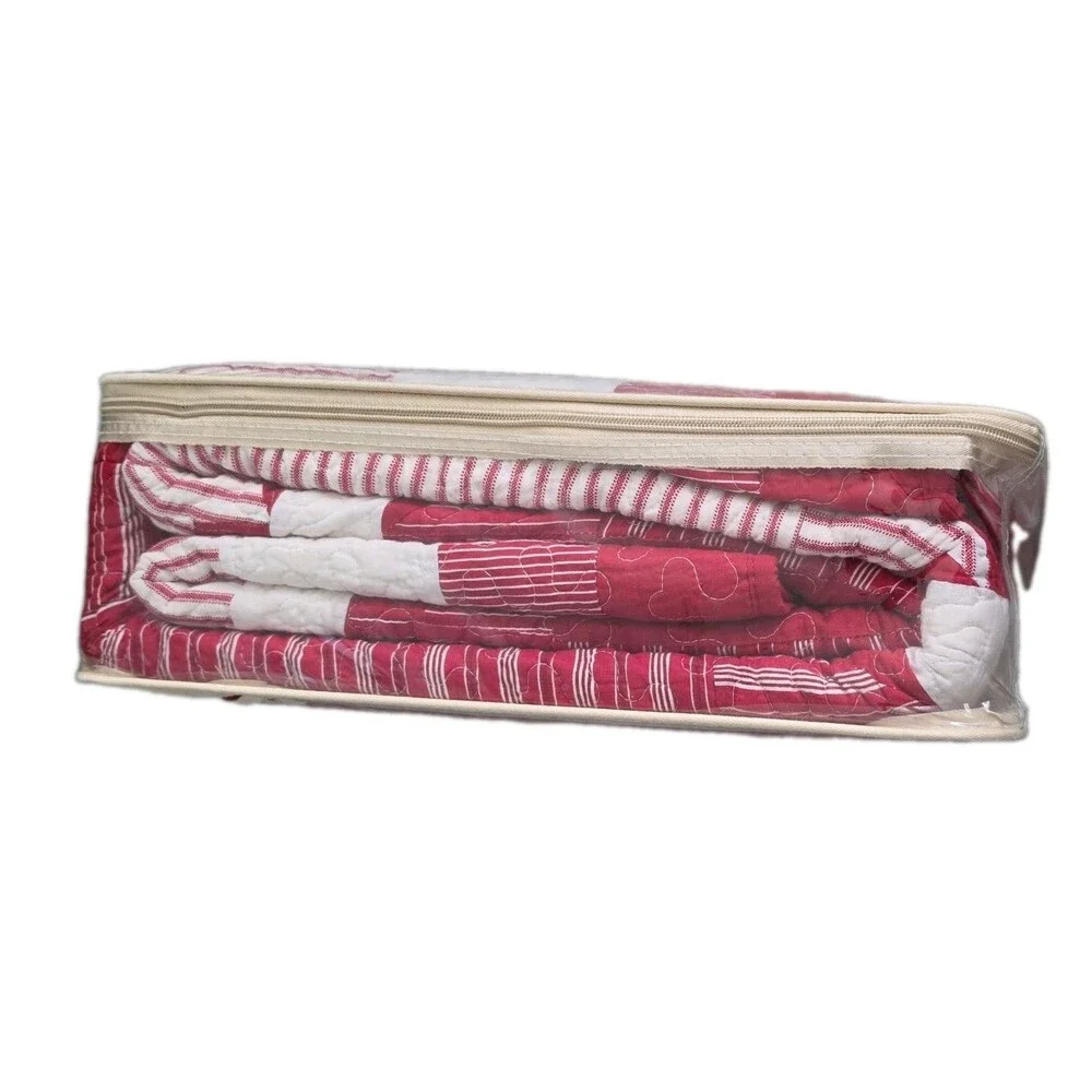 NIP Full/Queen Home Classics NICHOLAS Quilt Holiday Collection Red & white 90x95